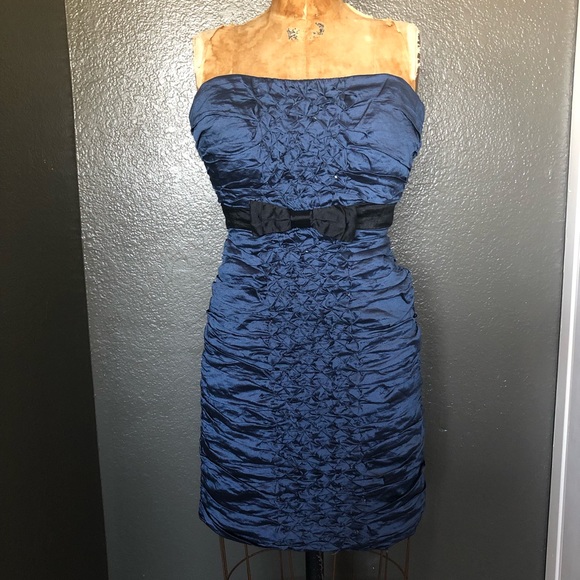 SALE!【BCBG MAXAZRIA】Ruched Midi Cocktail Dress Amazon.com: BCBGMAXAZRIA Women's Fitted Bodycon Midi Dress